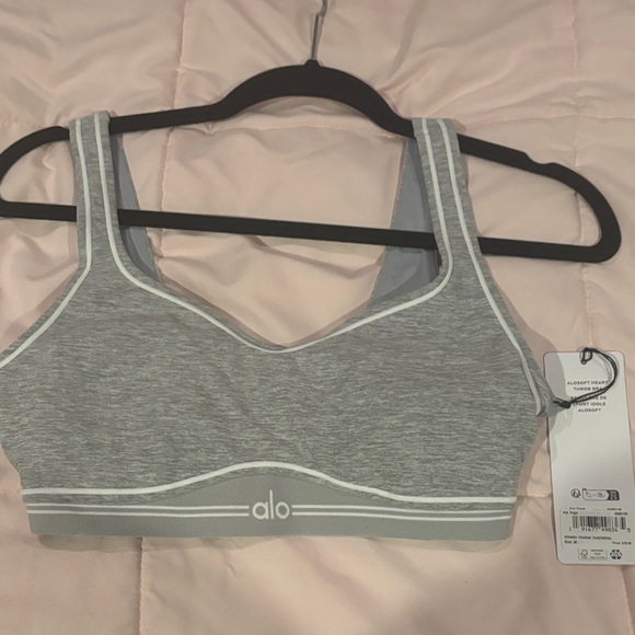 ALO yoga Alosoft Heart Throb Bra NWT size medium - Picture 2 of 3